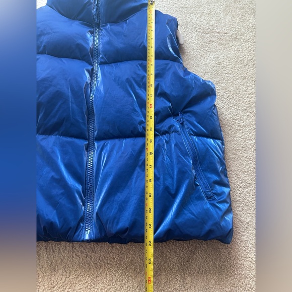 Water-Resistant Quilted Puffer Vest - Picture 4 of 9